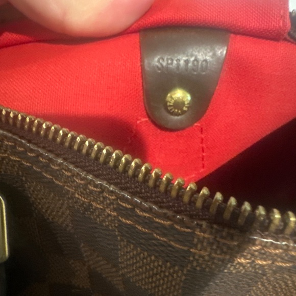 Louis Vuitton Damier Speedy - Picture 9 of 9